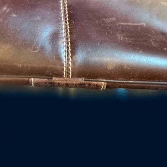 GORGEOUS BOCONI LARGE LEATHER MESSENGER BAG 18"x13"x3"wide. For men&women - Picture 8 of 13